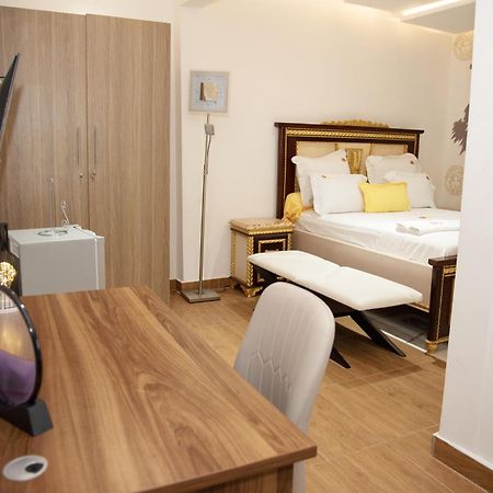 Residence Le Sommet - Chambre Versace Douala Luaran gambar