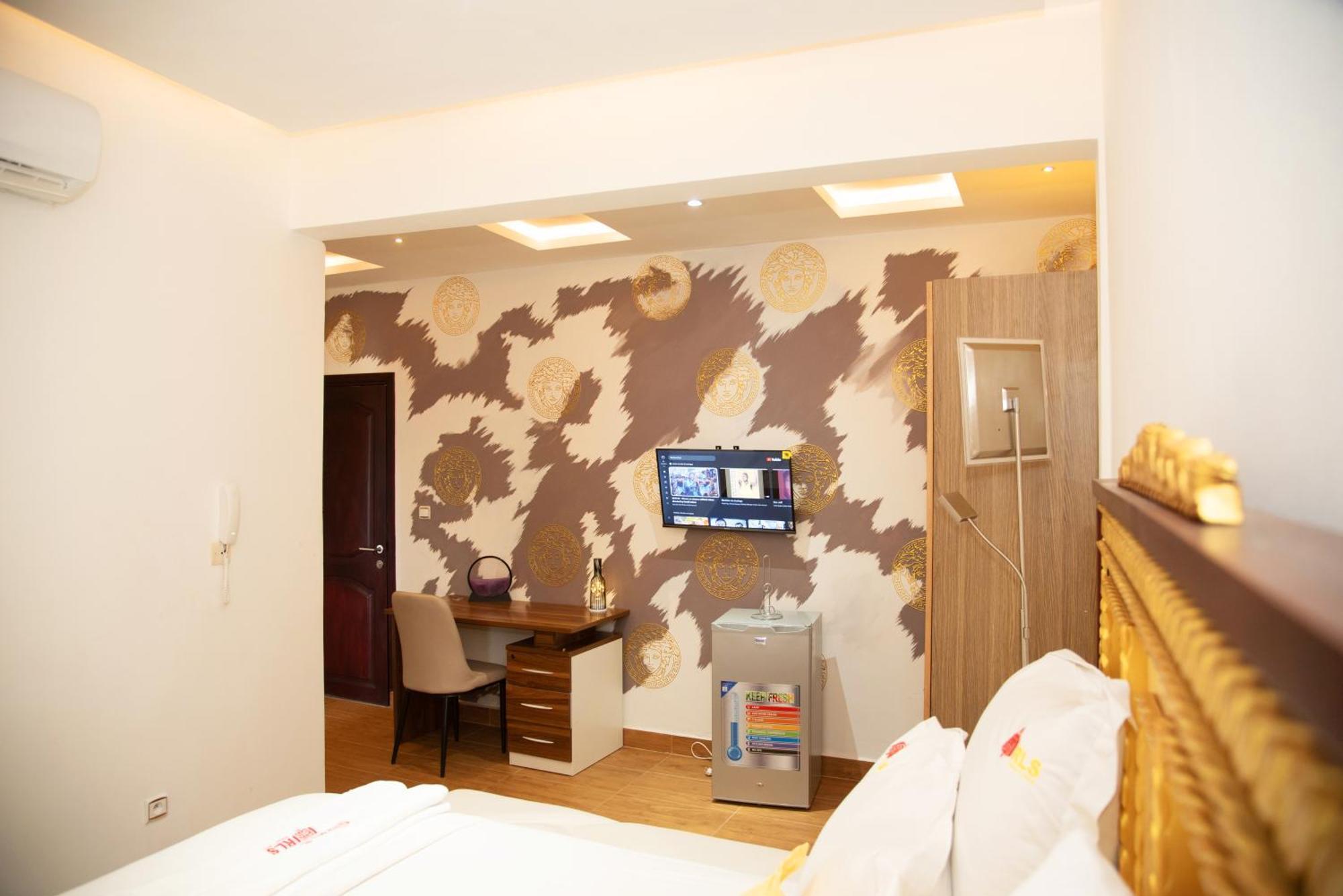 Residence Le Sommet - Chambre Versace Douala Luaran gambar