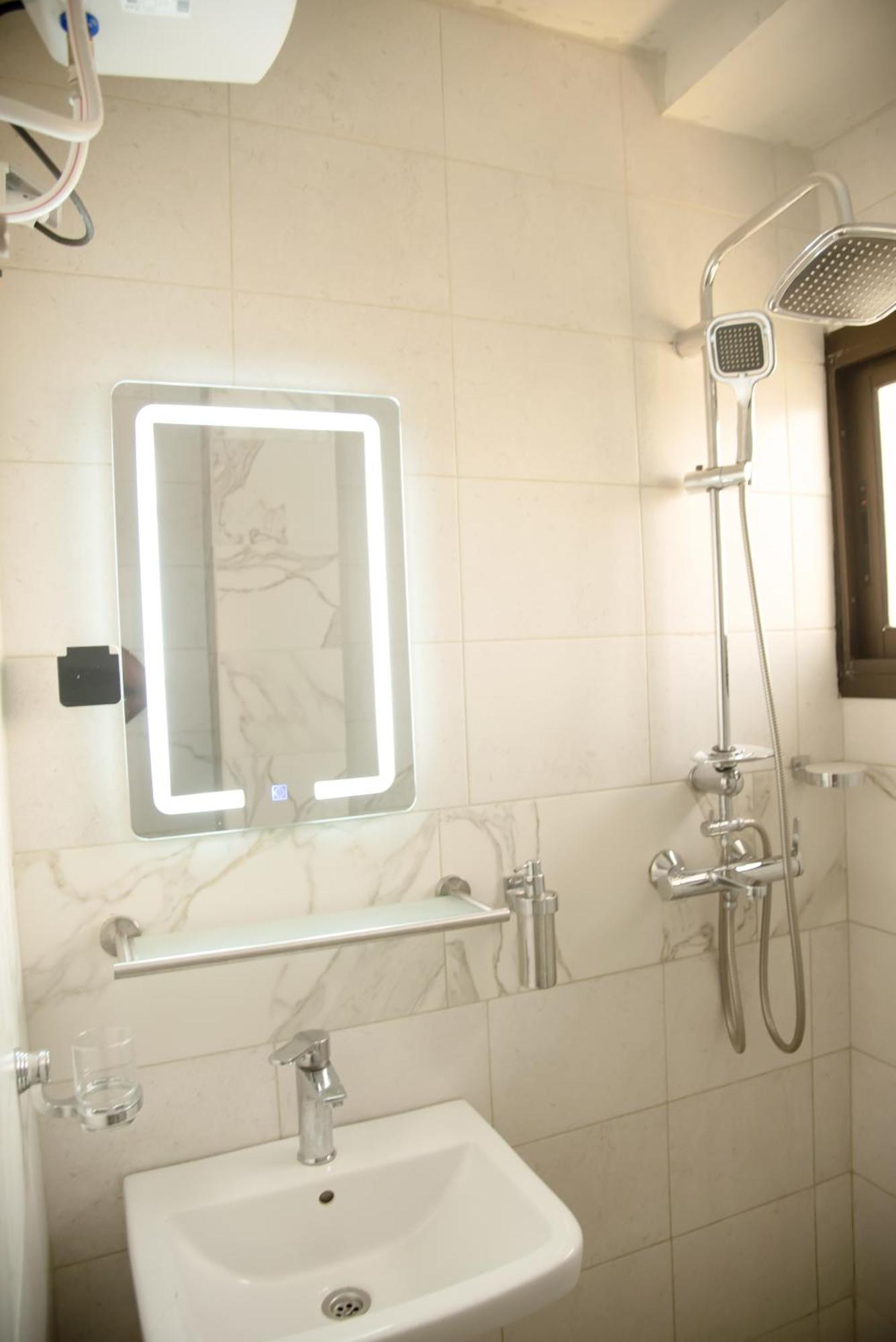 Residence Le Sommet - Chambre Versace Douala Luaran gambar
